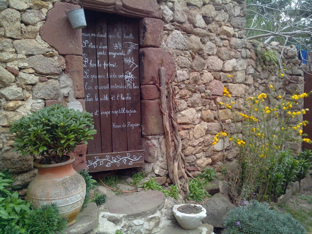 Le Clos De La Source Bed and Breakfast Le Bousquet-d'Orb Exterior foto