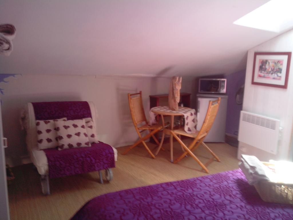 Le Clos De La Source Bed and Breakfast Le Bousquet-d'Orb Habitación foto