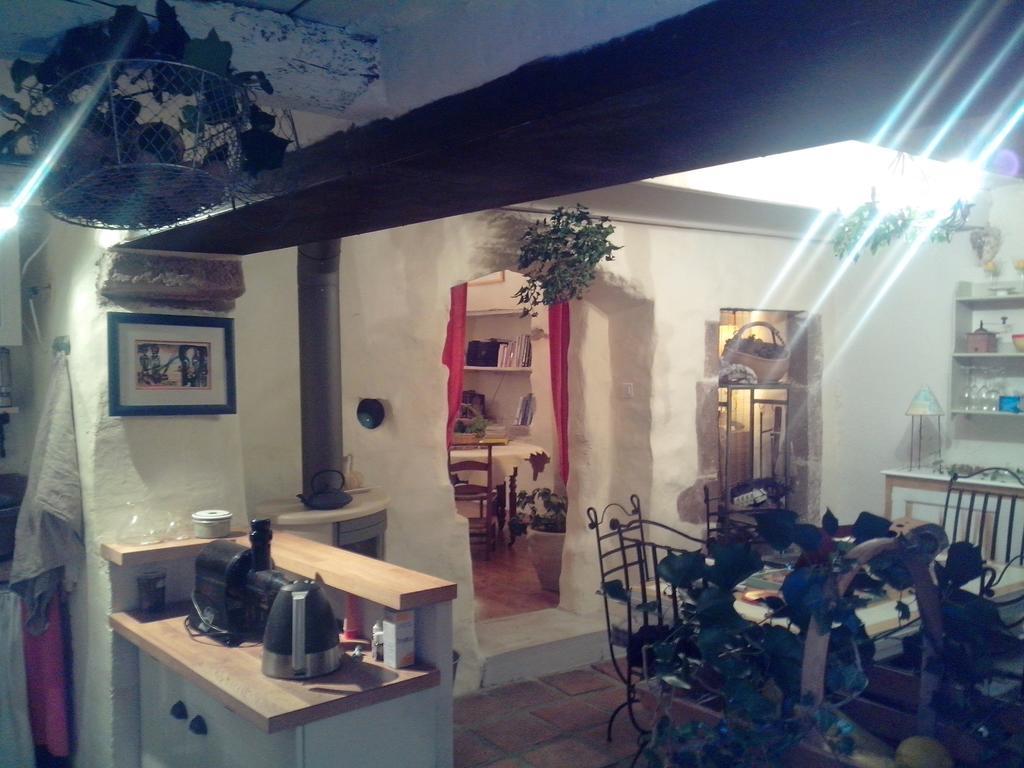 Le Clos De La Source Bed and Breakfast Le Bousquet-d'Orb Exterior foto