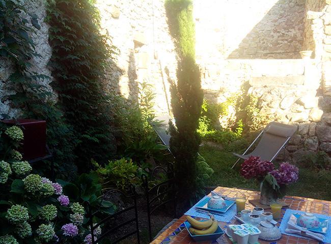 Le Clos De La Source Bed and Breakfast Le Bousquet-d'Orb Exterior foto